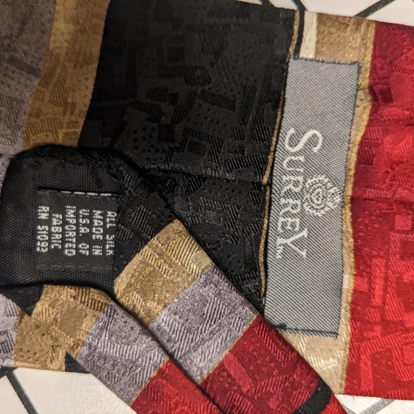 Surrey Men's 100% Silk Tie 👔 - Picture 4 of 4